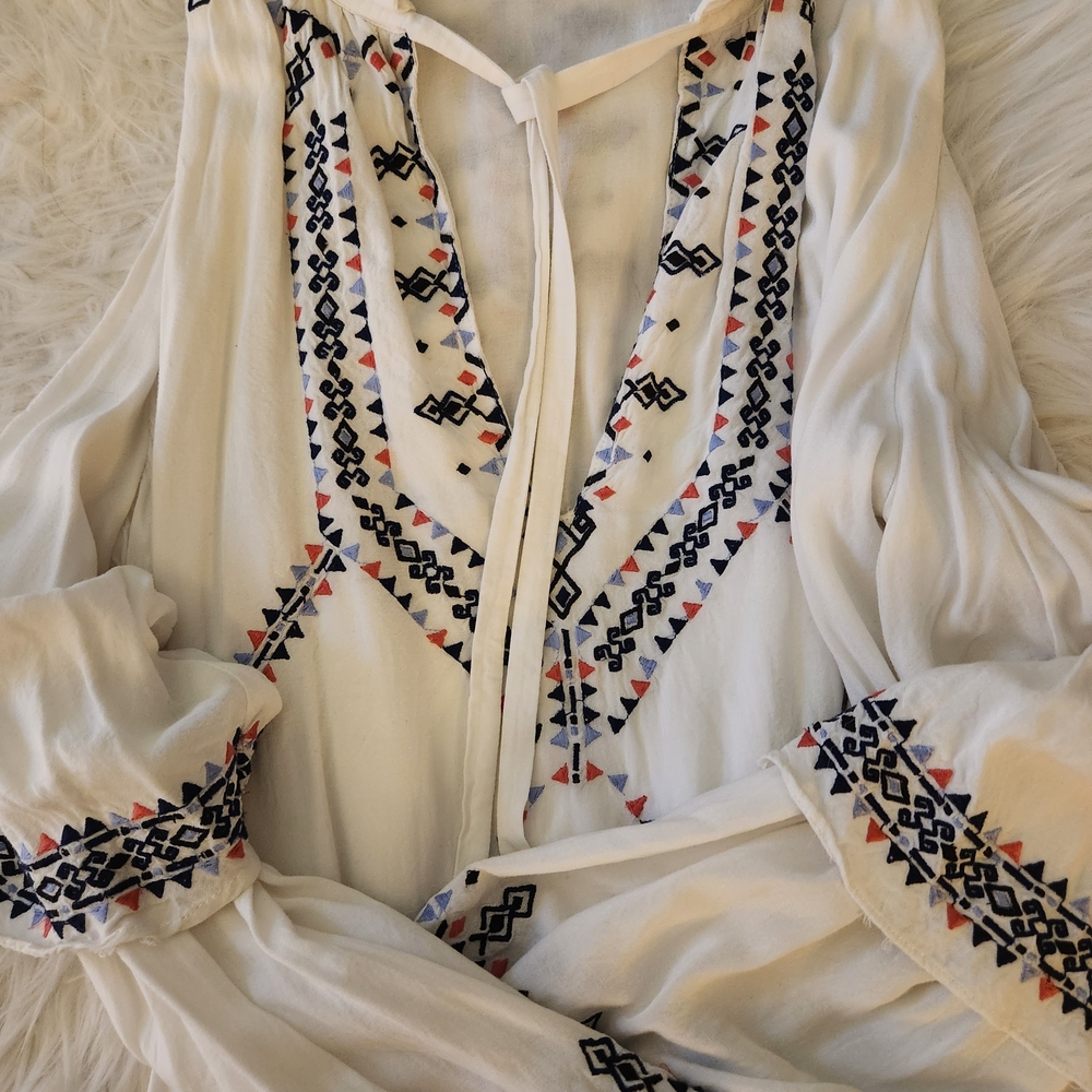 Parker White Blouse with Red Accents Size M